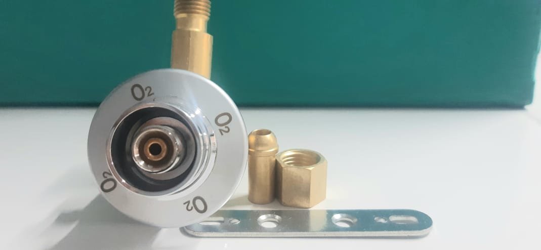 Outlet oksigen standar CIG dengan sistem twist lock